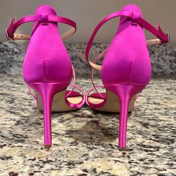Jewel Badgley Mischka Satin Heels - Picture 6 of 12